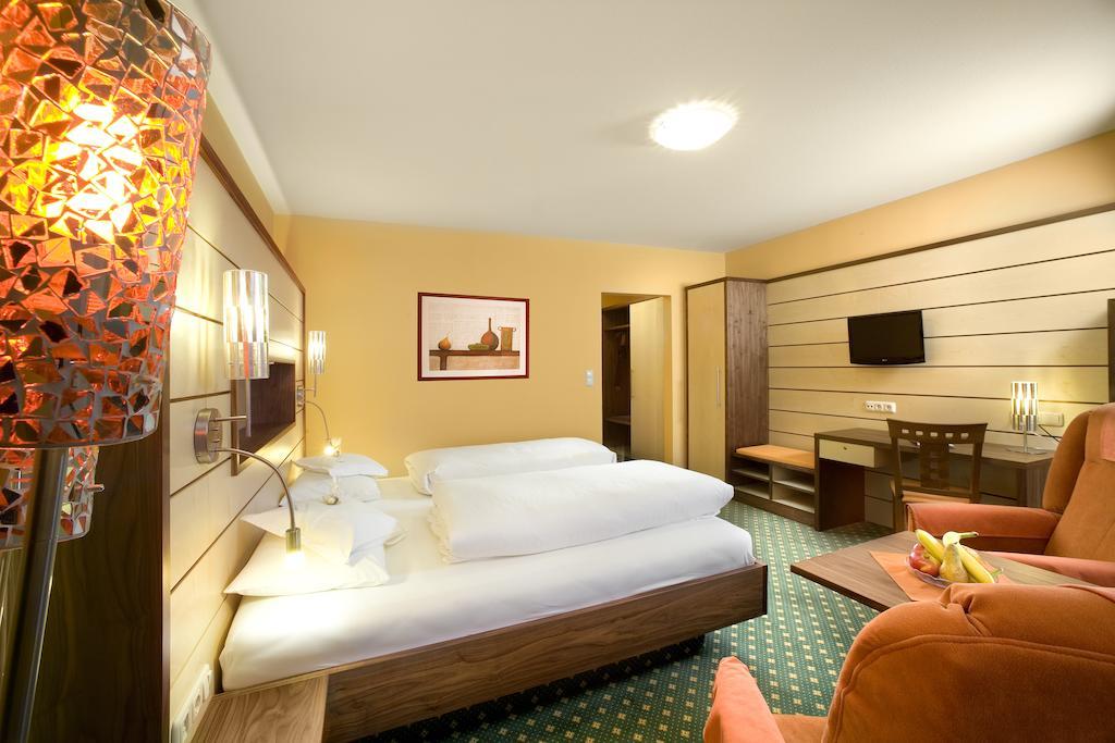 Kur- Und Wellnesshotel Foerch Bad Wörishofen Oda fotoğraf